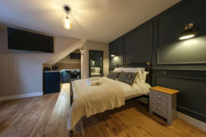 The Willow - Studio 33